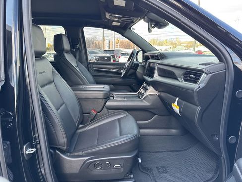 Used 2024 GMC Yukon XL Denali image 21