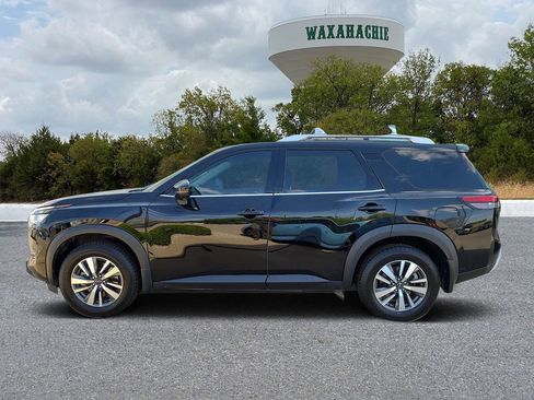 Used 2024 Nissan Pathfinder SL image 3