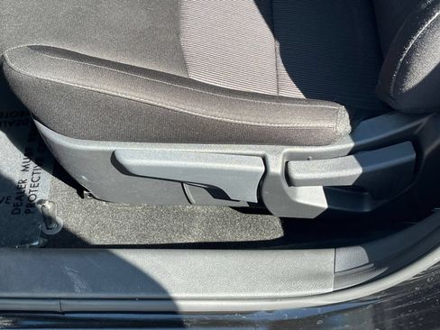 Used 2025 Nissan Sentra SV FWD image 22
