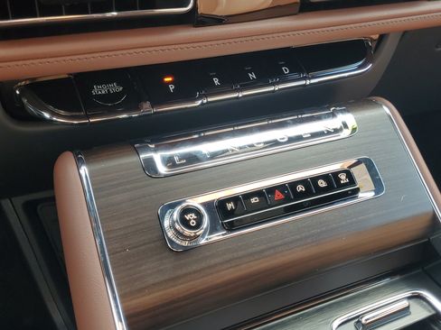 New 2026 Lincoln Aviator Reserve w/ Jet Appearance Package AWD/4WD image 21