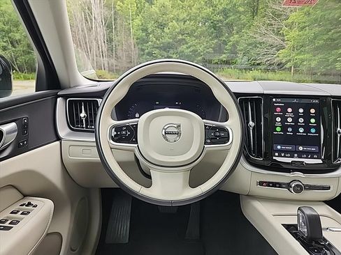 Certified 2024 Volvo XC60 B5 Core AWD/4WD image 31