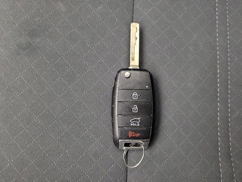 Used 2019 Kia Sorento AWD V6 image 32