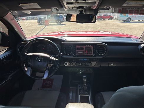 Used 2021 Toyota Tacoma TRD Off-Road image 29