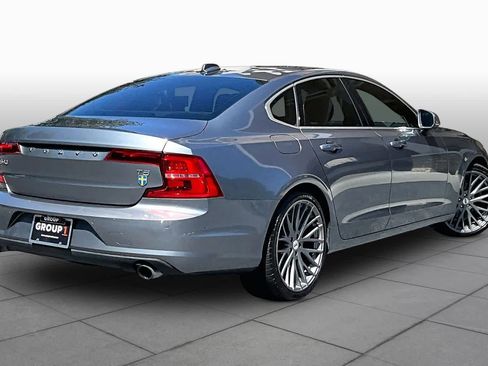 Used 2017 Volvo S90 T5 Momentum w/ Vision Package FWD image 13