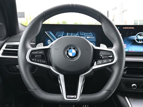 Used 2026 BMW 330i xDrive Sedan w/ M Sport Package AWD/4WD image 17