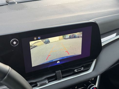 Used 2025 Chevrolet Equinox LT image 17