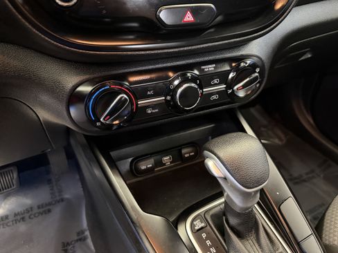 Used 2022 Kia Soul LX FWD image 19