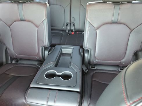 Certified 2025 Honda Pilot Black Edition image 24