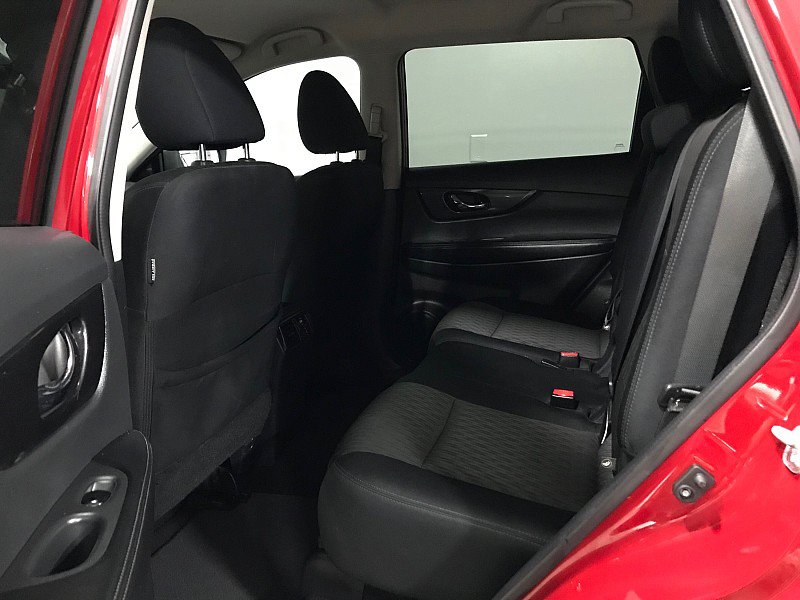 Used 2017 Nissan Rogue SV FWD image 19