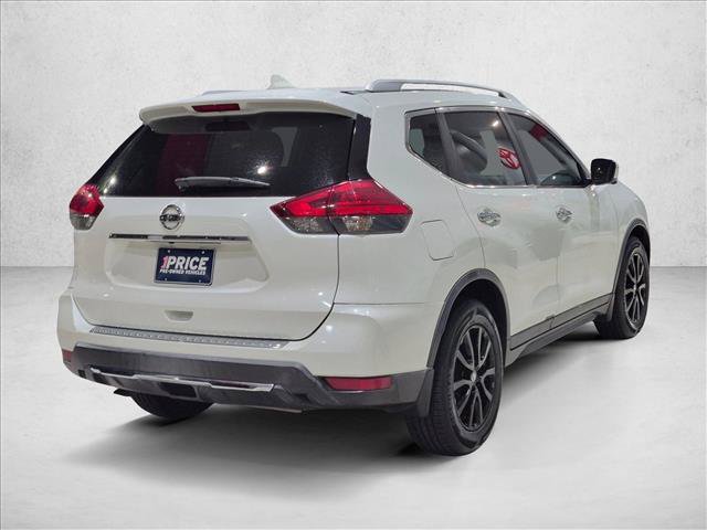 Used 2017 Nissan Rogue SV w/ SV Premium Package FWD image 5