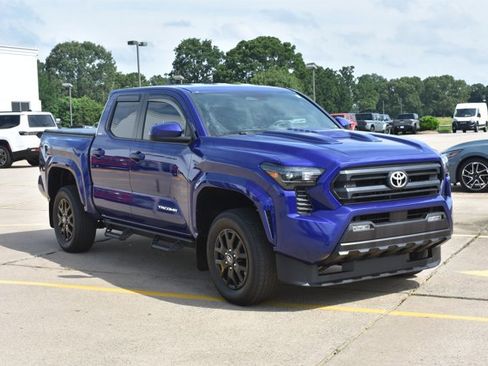 Used 2025 Toyota Tacoma SR5 RWD image 3