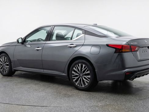 Used 2025 Nissan Altima 2.5 SV image 6