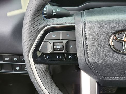 Used 2025 Toyota Tundra Platinum image 22