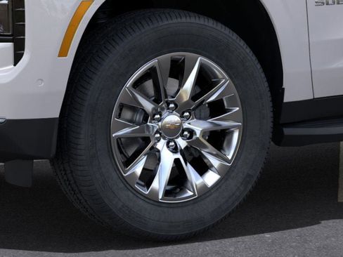 New 2025 Chevrolet Suburban Premier AWD/4WD image 33