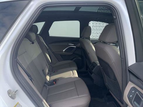 Used 2025 Audi Q5 Premium w/ Convenience Package AWD/4WD image 8