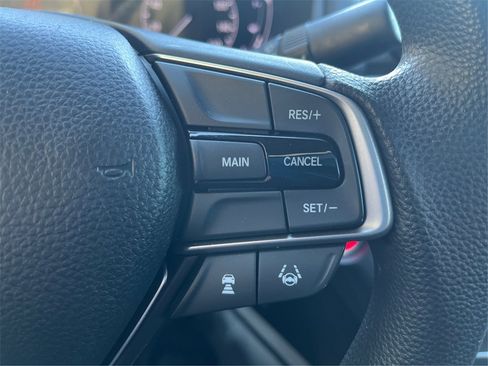 Used 2018 Honda Accord LX image 30