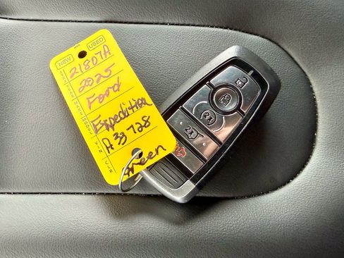 Used 2025 Ford Expedition Tremor image 49