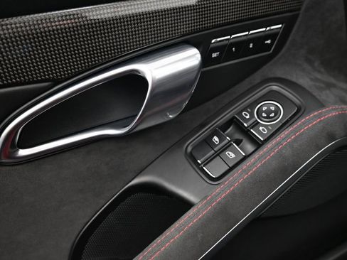 Certified 2018 Porsche 718 Boxster GTS RWD image 15