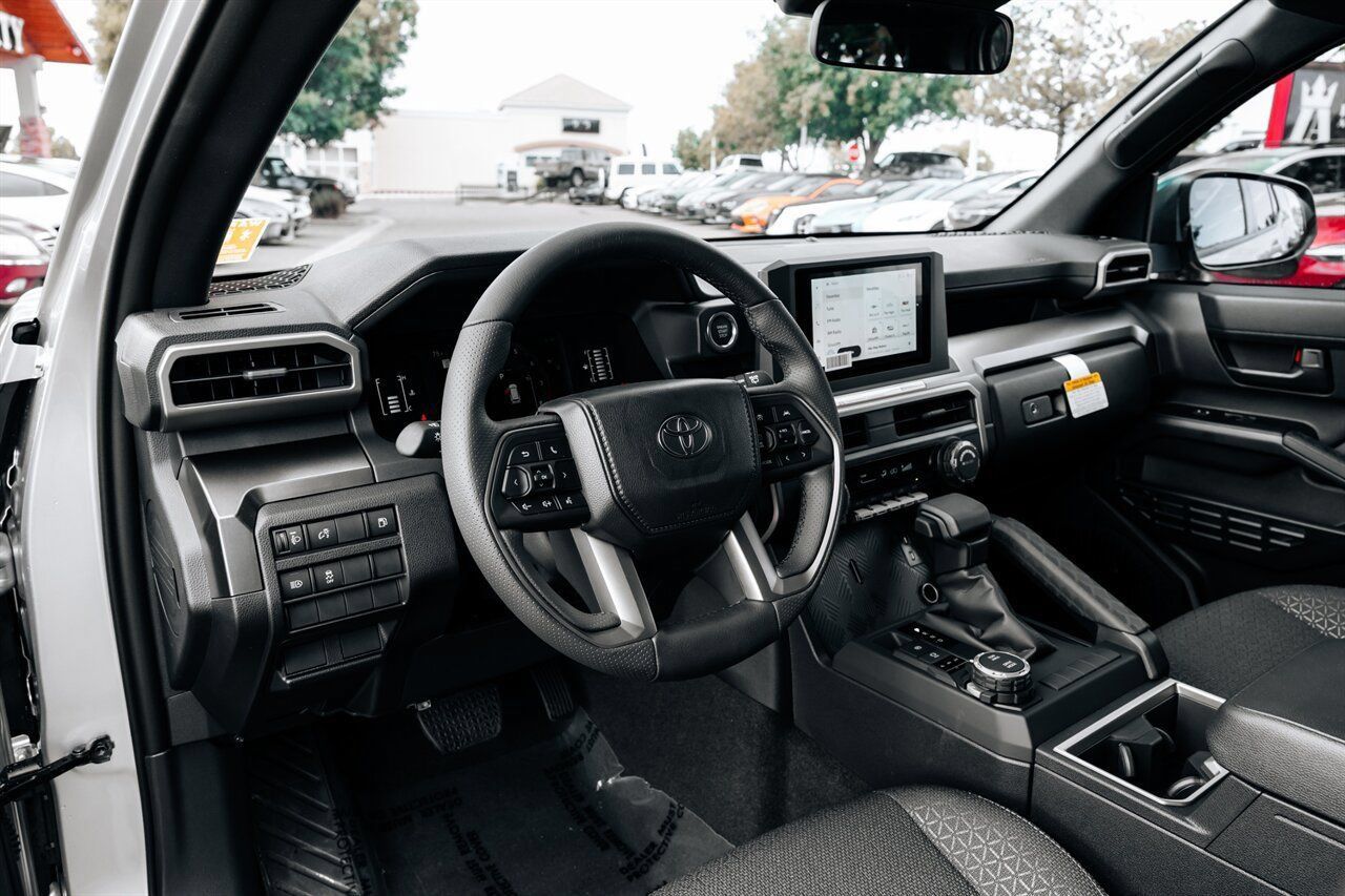 Used 2026 Toyota 4Runner SR5 AWD/4WD image 17
