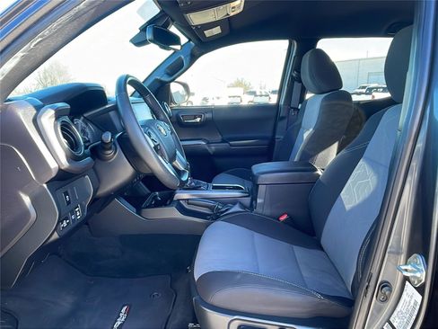 Used 2023 Toyota Tacoma TRD Sport image 21