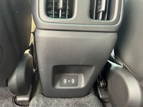 Used 2025 Hyundai Tucson Limited AWD/4WD image 15