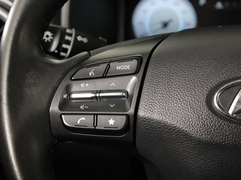 Certified 2022 Hyundai Kona Limited FWD image 28
