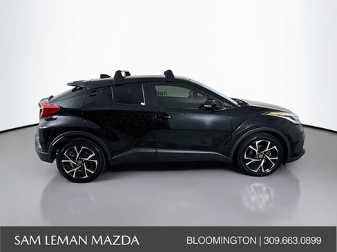 Used 2022 Toyota C-HR XLE FWD image 8