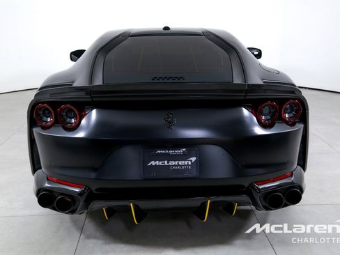 Used 2018 Ferrari 812 Superfast RWD image 7
