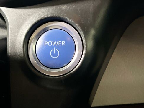 Used 2023 Toyota Sienna XLE FWD image 23