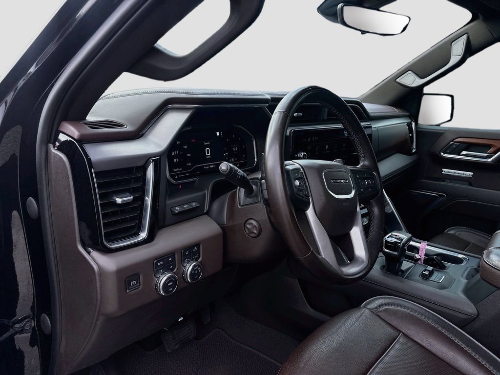 Used 2023 GMC Sierra 1500 Denali w/ Technology Package AWD/4WD image 9