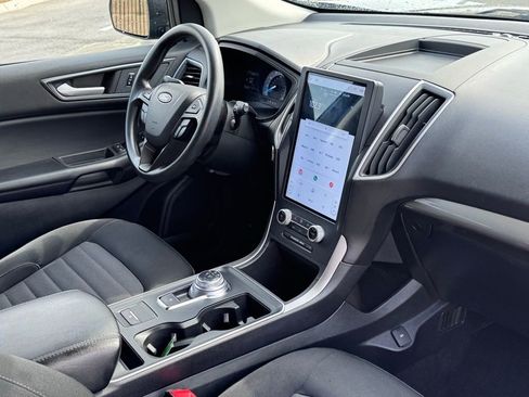 Used 2023 Ford Edge SE image 6