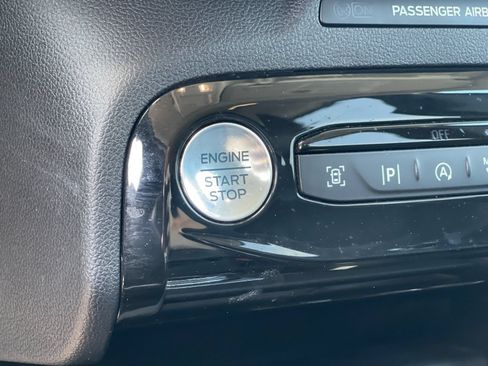 Used 2024 Ford Escape Platinum AWD/4WD image 25