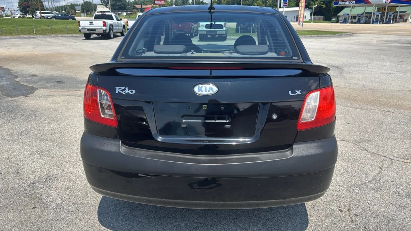 Used 2009 Kia Rio LX FWD image 4