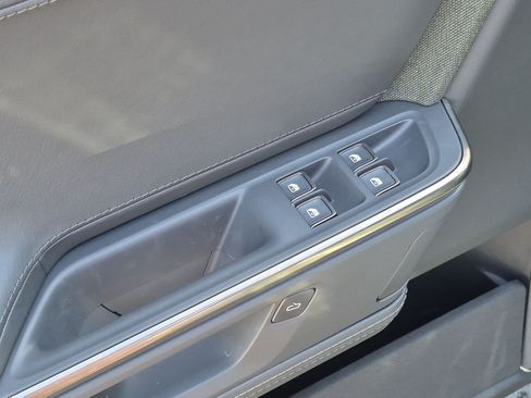 Used 2025 Rivian R1S Adventure Dual AWD/4WD image 15