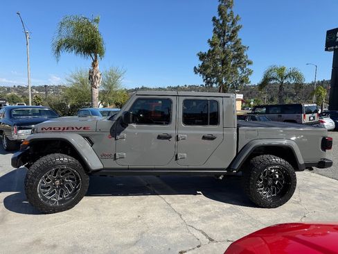 Used 2021 Jeep Gladiator Mojave AWD/4WD image 4