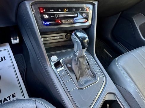 Used 2023 Volkswagen Tiguan SE R-Line image 29