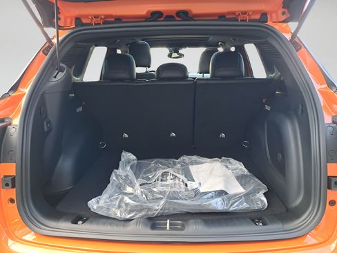 New 2026 Jeep Compass Latitude w/ Sun and Sound Group AWD/4WD image 27