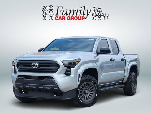 Used 2025 Toyota Tacoma SR RWD image 1