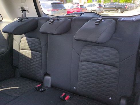 Certified 2025 Nissan Pathfinder SV w/ SV Premium Package FWD image 31