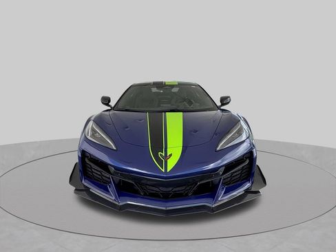 Used 2025 Chevrolet Corvette Z06 w/ Stealth Interior Trim Package RWD image 3