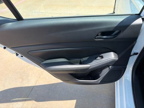 Used 2025 Nissan Altima 2.5 SV FWD image 15