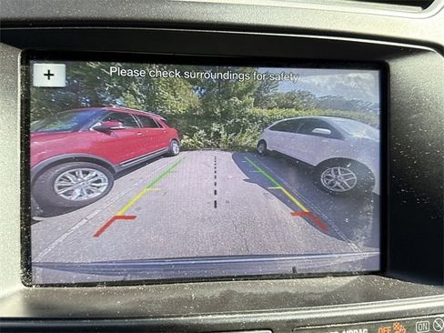 Used 2018 Ford Explorer XLT w/ Equipment Group 202A image 11