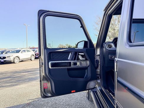 Used 2025 Mercedes-Benz G 63 AMG 4MATIC image 17