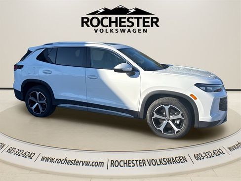 New 2026 Volkswagen Tiguan SE image 11