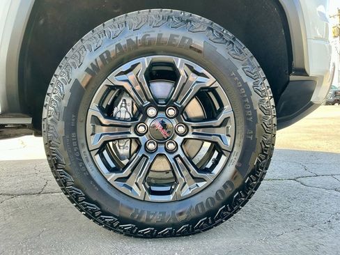 Used 2025 GMC Canyon Elevation w/ Convenience Package image 20