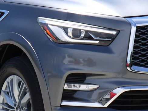 Used 2019 INFINITI QX80 Luxe RWD image 7