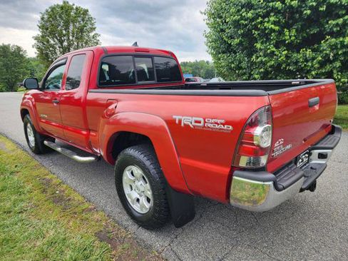 Used 2012 Toyota Tacoma 4x4 Access Cab V6 w/ TRD Off-Road Pkg image 8