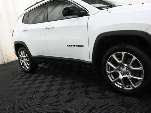 Used 2023 Jeep Compass Latitude image 19