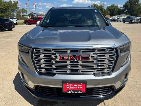 Used 2024 GMC Acadia Denali w/ Super Cruise Package FWD image 8