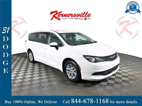 Used 2023 Chrysler Voyager LX image 1